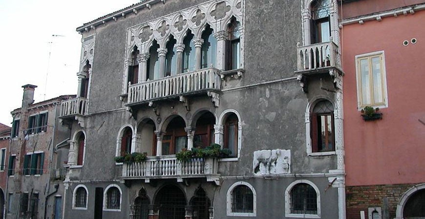 24 Most Haunted Places in Italy - Palazzo Mastelli