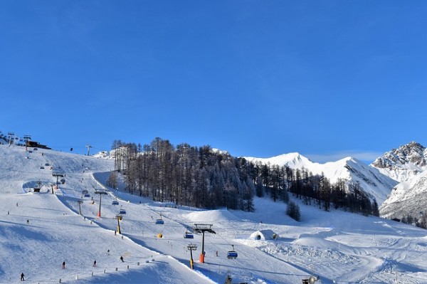 skiing italy