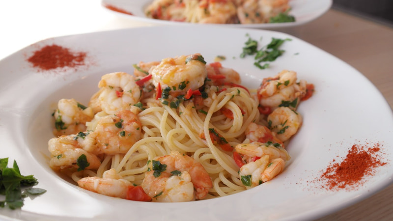 Prawn linguine